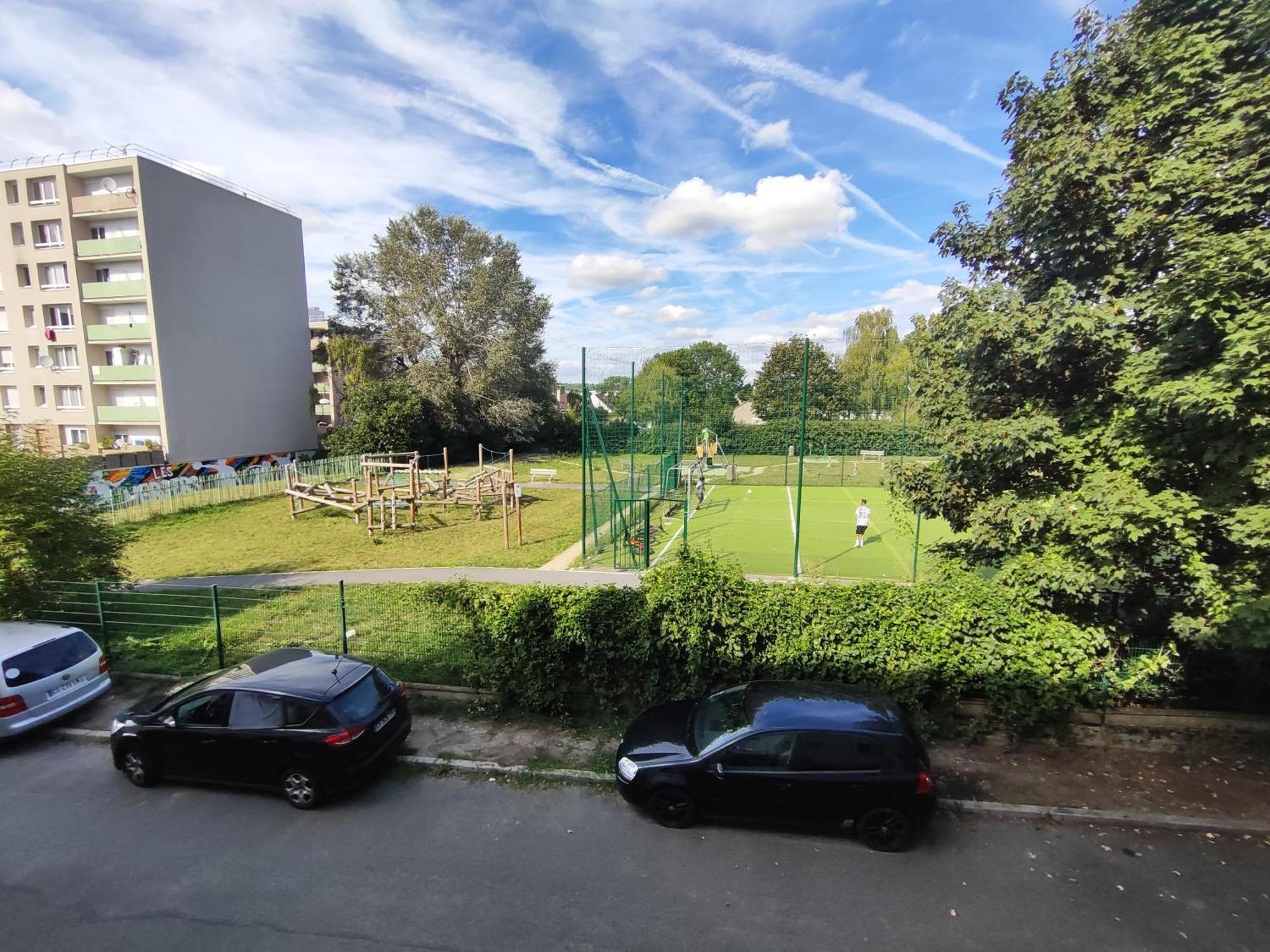 Room & Parking In Shared Appartment With Proprietor L 25 Mins From Paris Gare Du Nord, Cdg Airport & Stade De France Montmagny Exterior foto